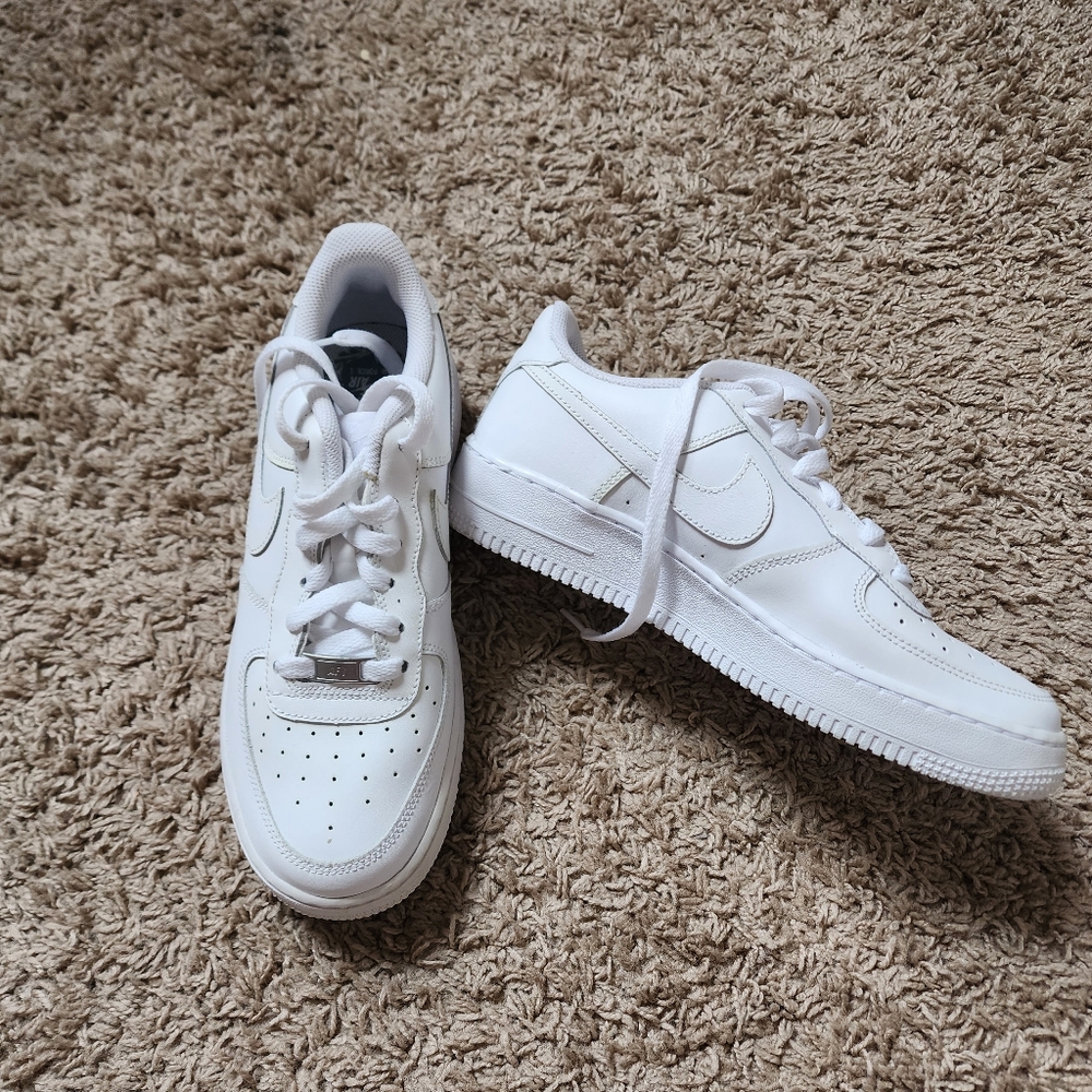 Like New Nike AF1 White Sneakers Size 6.5 Boys 8 Women's